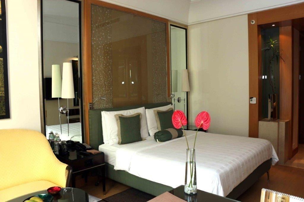 Trident Gurgaon Hotel Exterior photo A room at the Oberoi Mumbai