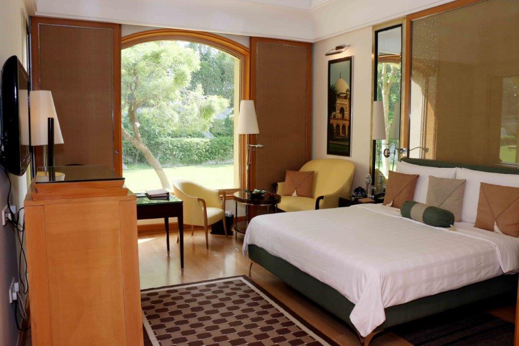Trident Gurgaon Hotel Exterior photo A room at Taj Bengal