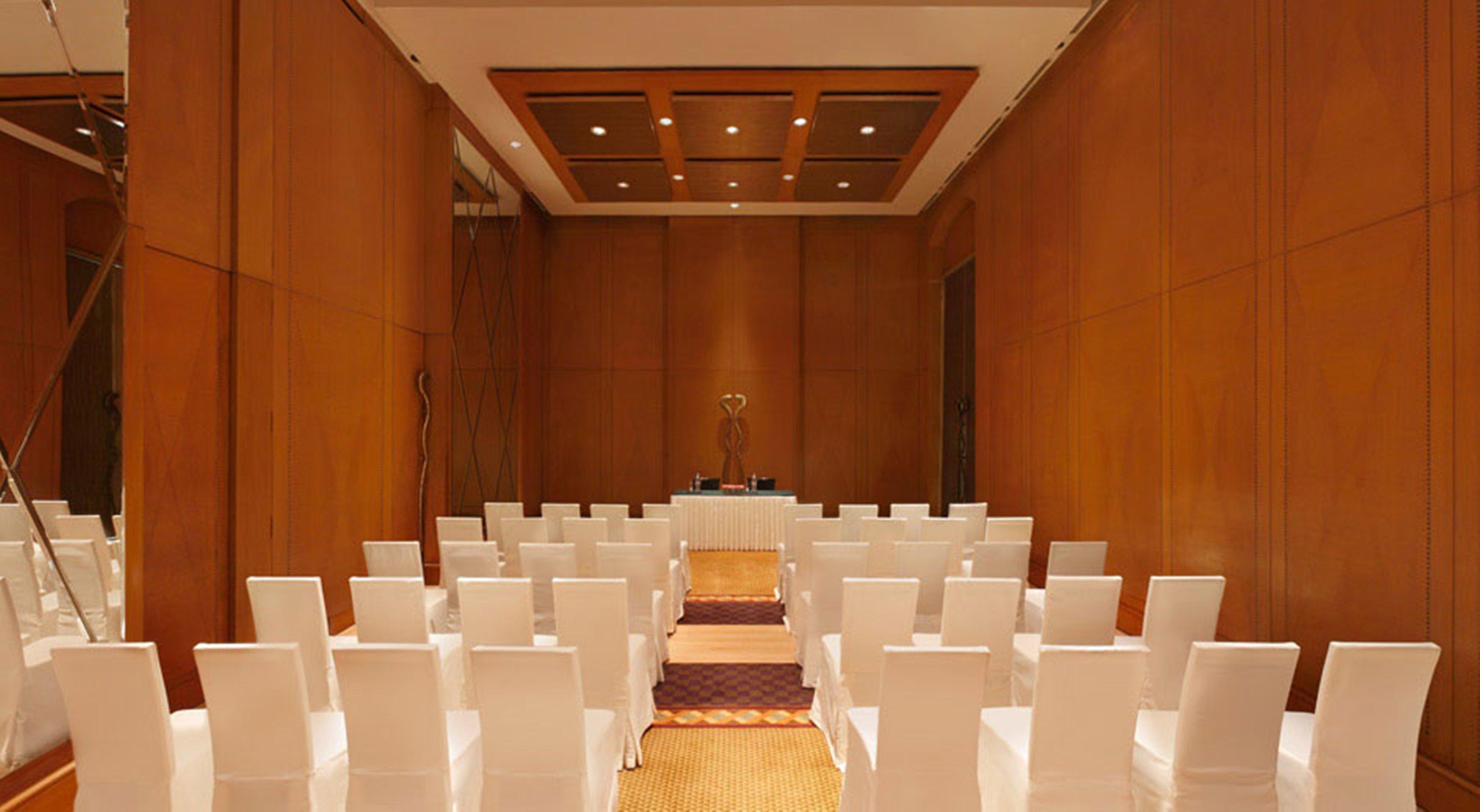 Trident Gurgaon Hotel Exterior photo The meeting room