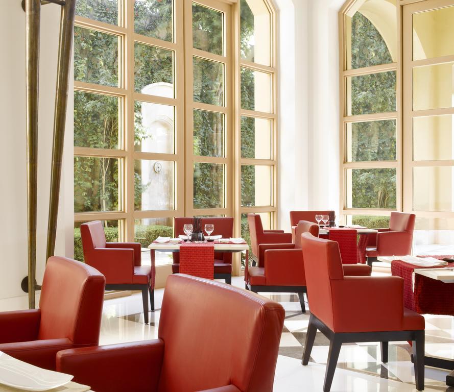 Trident Gurgaon Hotel Exterior photo The restaurant