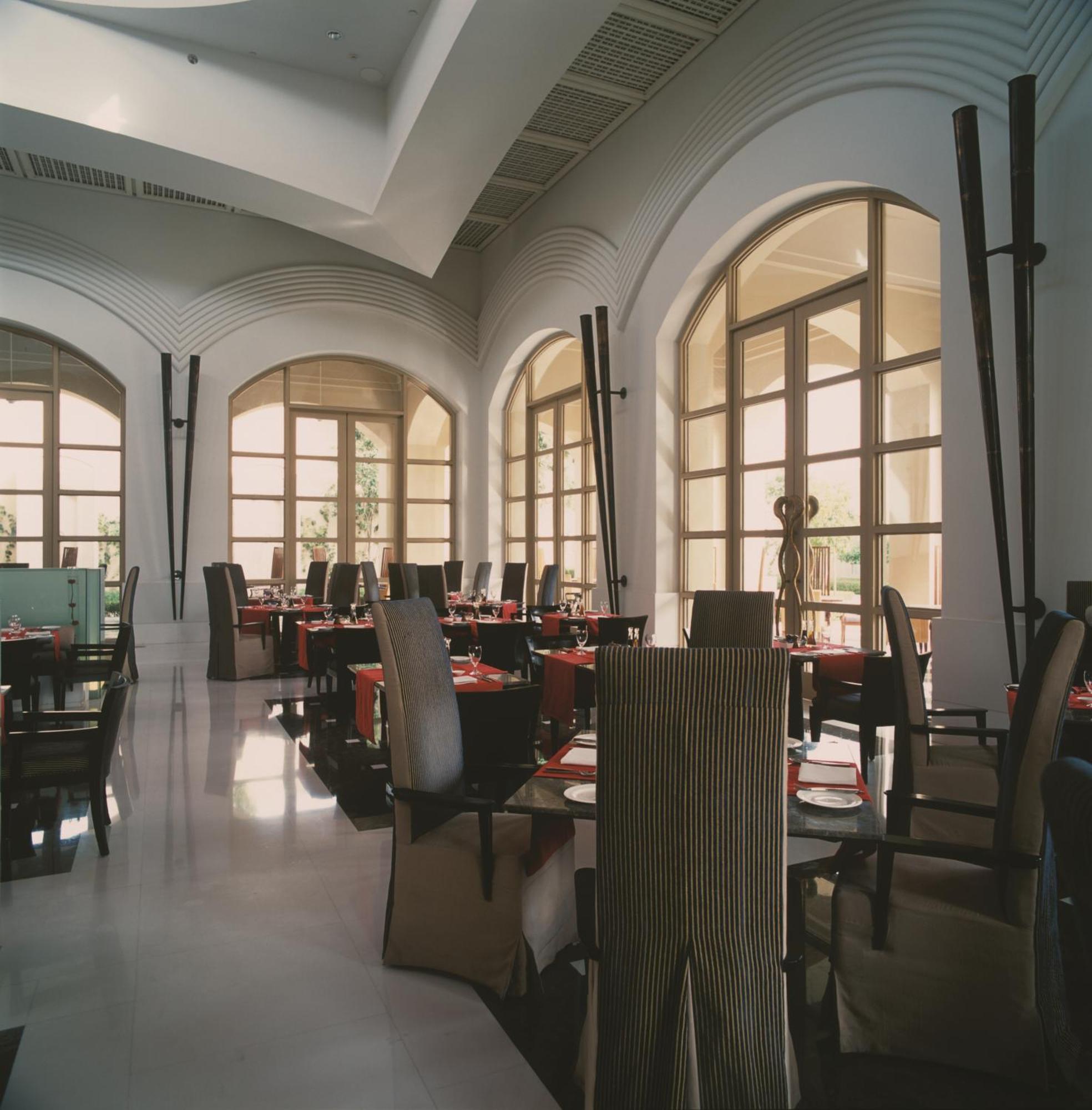 Trident Gurgaon Hotel Exterior photo The restaurant