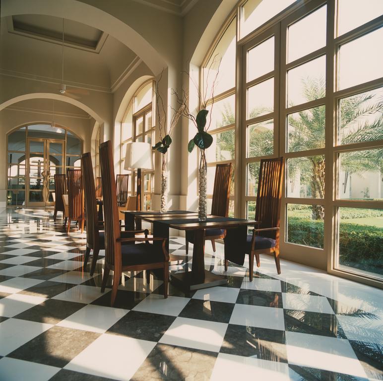 Trident Gurgaon Hotel Exterior photo Interior of the hotel