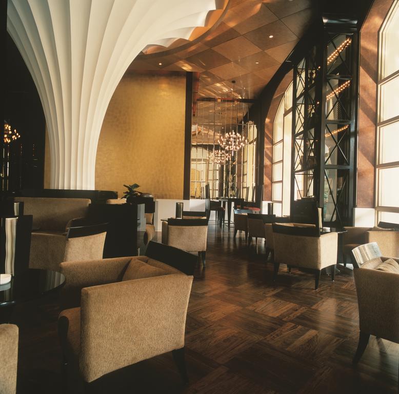 Trident Gurgaon Hotel Exterior photo The interior of the restaurant