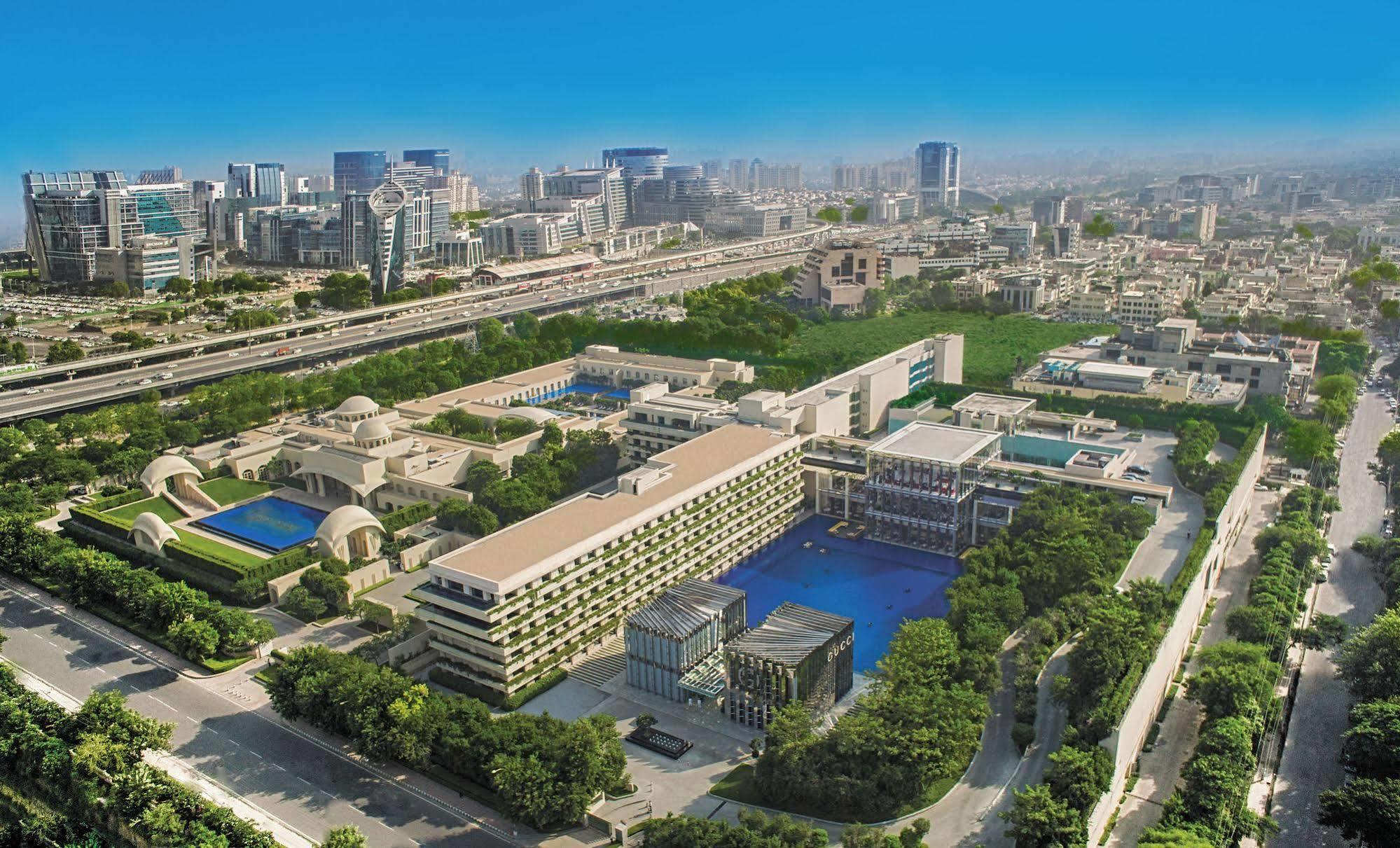 Trident Gurgaon Hotel Exterior photo The campus of the University of Tel Aviv