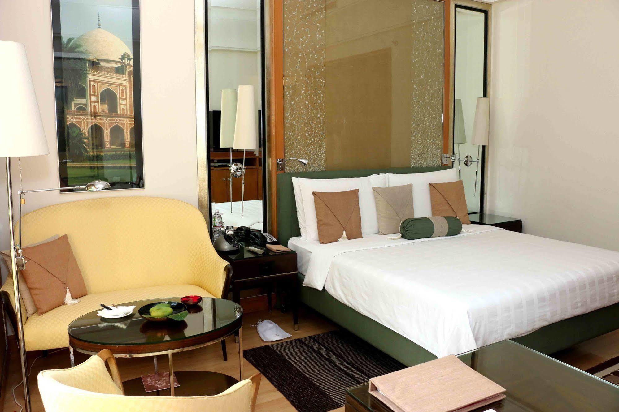 Trident Gurgaon Hotel Exterior photo A room at the Taj Mahal Palace