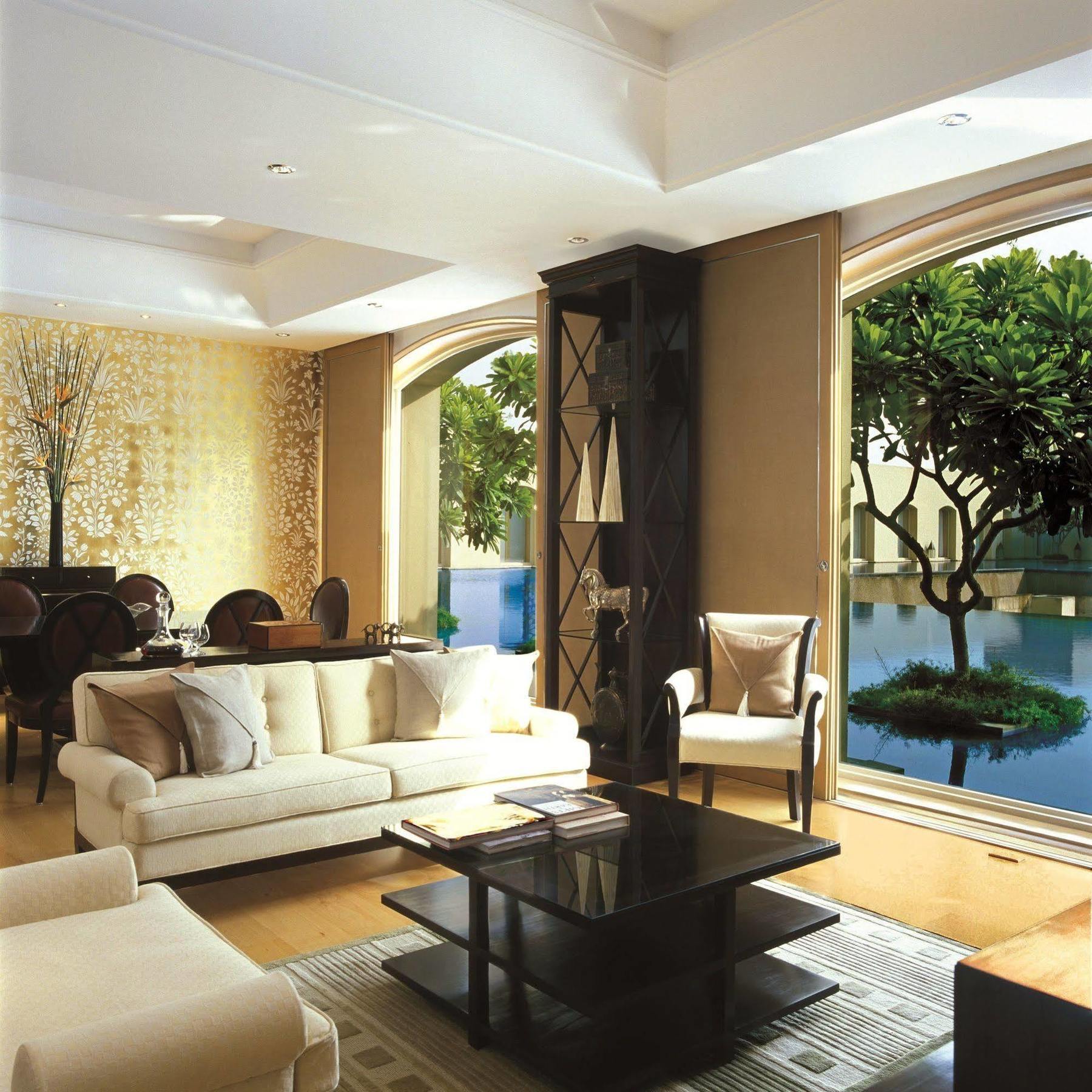 Trident Gurgaon Hotel Exterior photo A living room