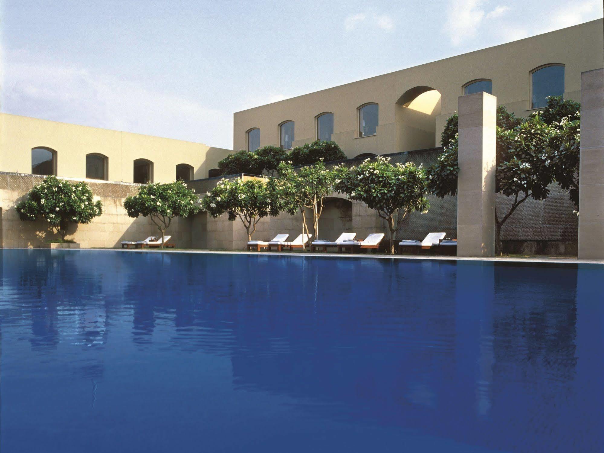 Trident Gurgaon Hotel Exterior photo The Oberoi, Gurgaon